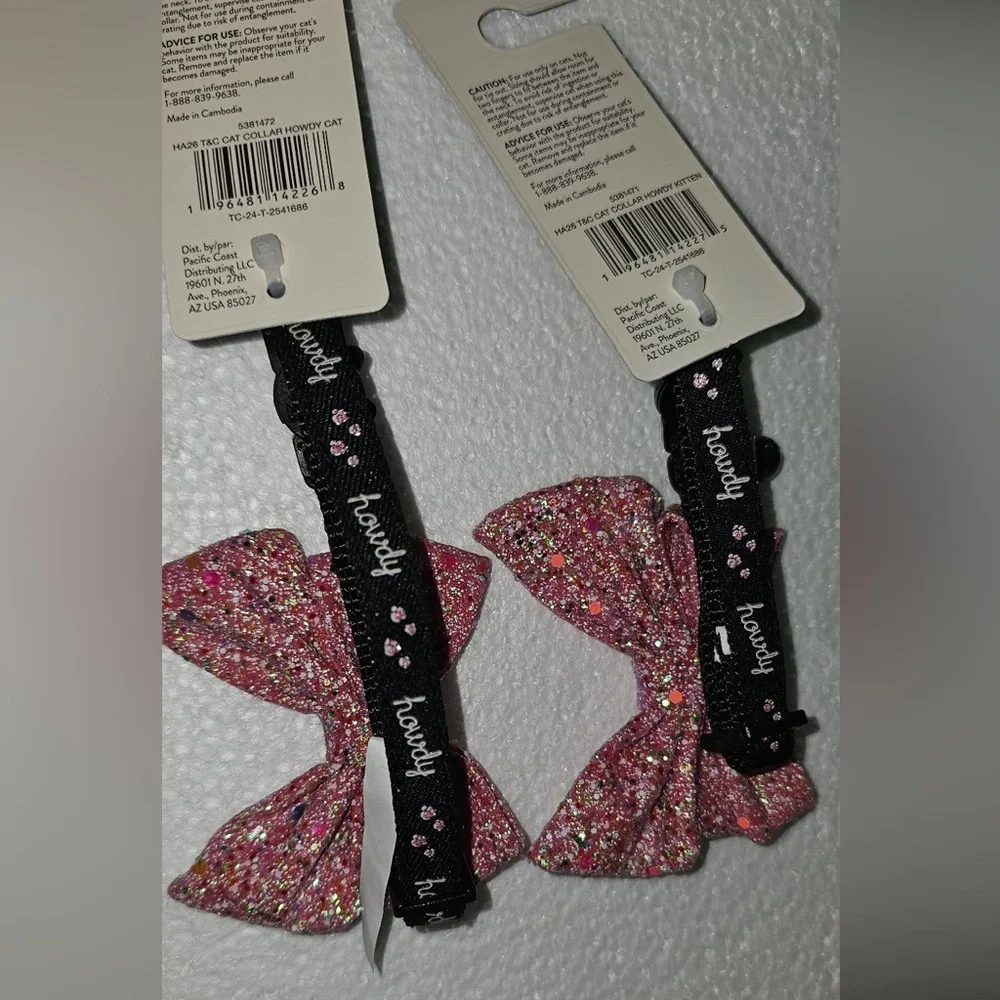 Thrills & Chills Cat/Kitten Glow In The Dark Howdy w/Bow Collar